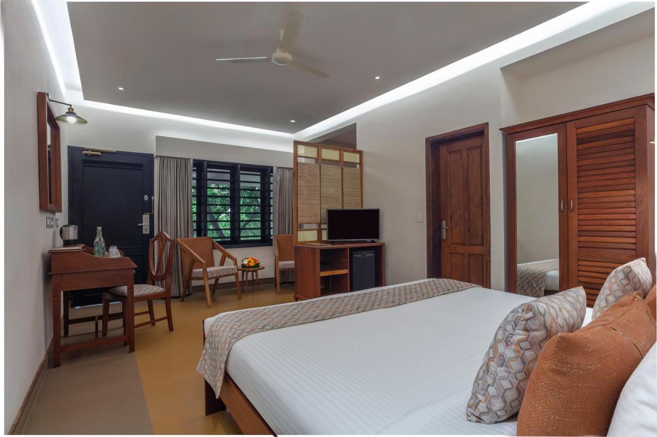 Estuary Sarovar Premiere Poovar Island Экстерьер фото